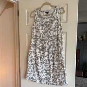 GAP White and Gray Floral Dress with side pockets